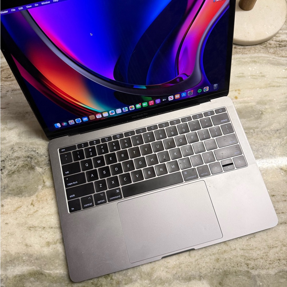 2017 Apple MacBook Pro 13‑inch (Reset to Factory Settings) - Picture 4 of 5